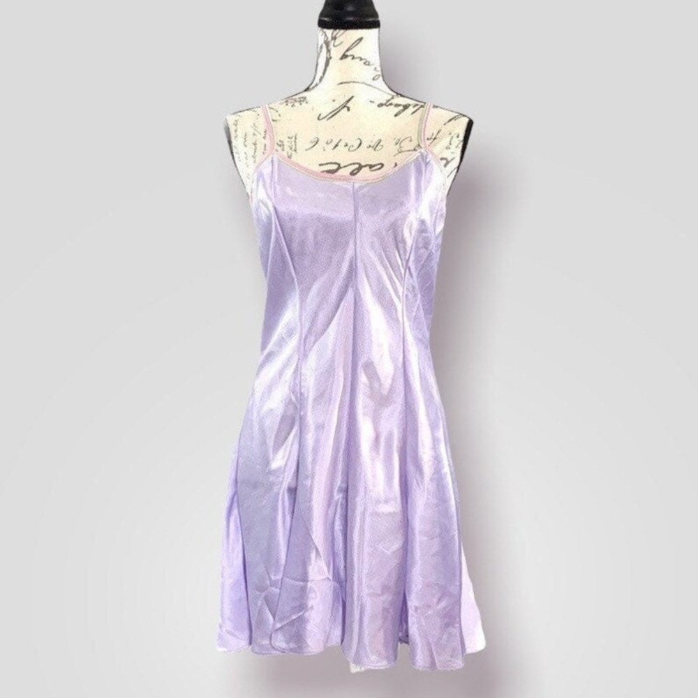 Vintage 90s Barbizon Lavender Lilac Chemise